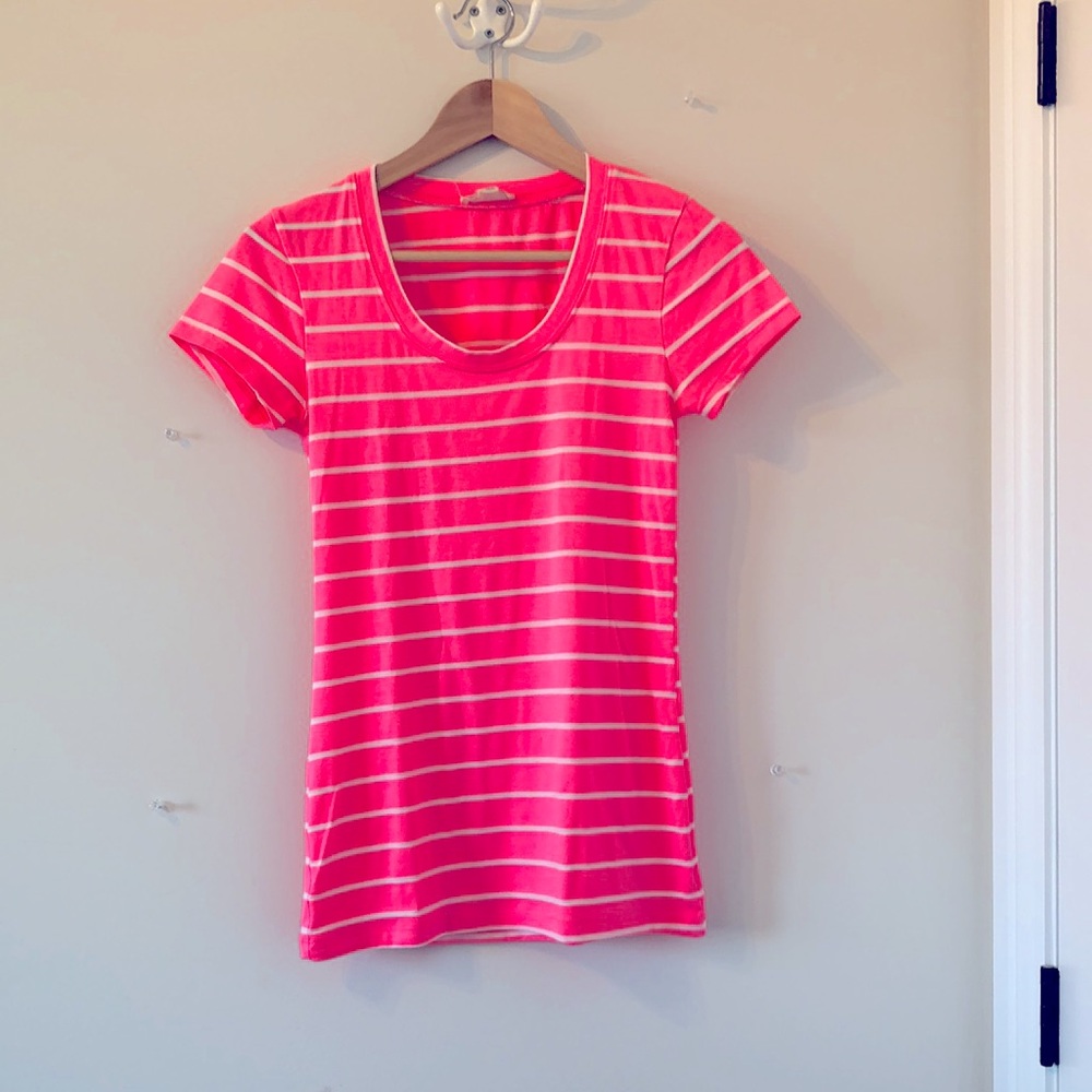 SzM  T-shirt   . Gorgeous pink and white striped